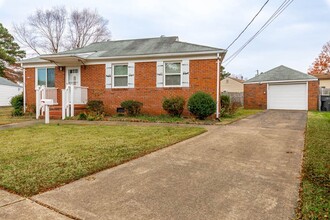 6238 Niagara Cir in Norfolk, VA - Building Photo - Building Photo