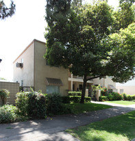 112-114 S Santa Anita Ave in Arcadia, CA - Foto de edificio - Building Photo