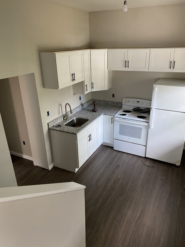 450 W Chestnut St, Unit 450C