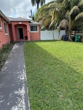 14220 NE 4th Ave in Miami, FL - Building Photo - Building Photo