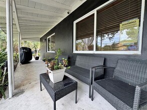 500 SW 3rd Ave in Fort Lauderdale, FL - Foto de edificio - Building Photo