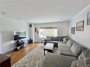 101 Grove St in Stamford, CT - Building Photo - Building Photo