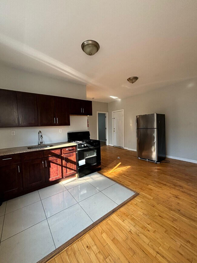 292 14th Ave, Unit 3D in Newark, NJ - Building Photo - Building Photo