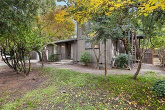 1932 Verda St in Ashland, OR - Building Photo - Building Photo