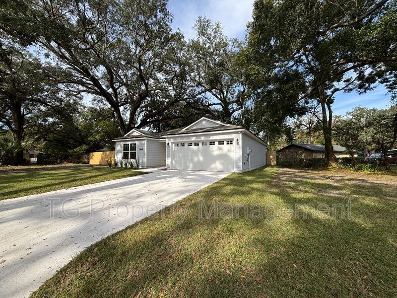 2235 Orchard St in Jacksonville, FL - Building Photo
