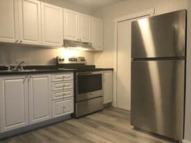 17 Buchanan St in Cobourg, ON - Building Photo