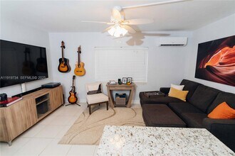 7901 SW 64th Ave in South Miami, FL - Building Photo - Building Photo