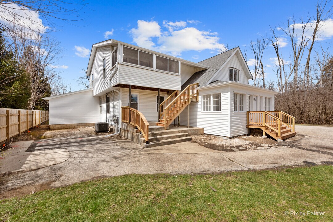 544 Hainesville Rd in Round Lake Park, IL - Building Photo