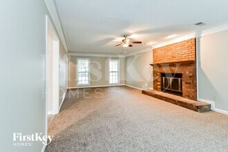 6889 S Hedgewall Cir in Memphis, TN - Foto de edificio - Building Photo