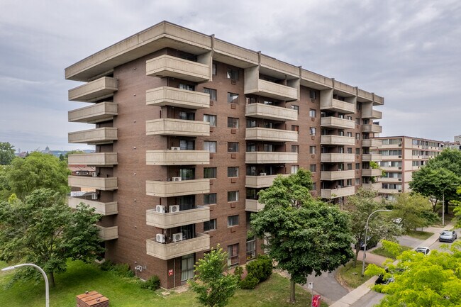 Le 5555 Trent in Montréal, QC - Building Photo - Building Photo