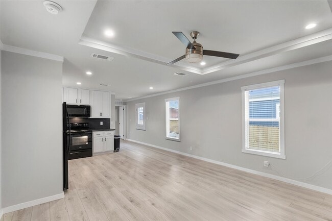 119 Mooney Rd in Pearland, TX - Building Photo - Building Photo