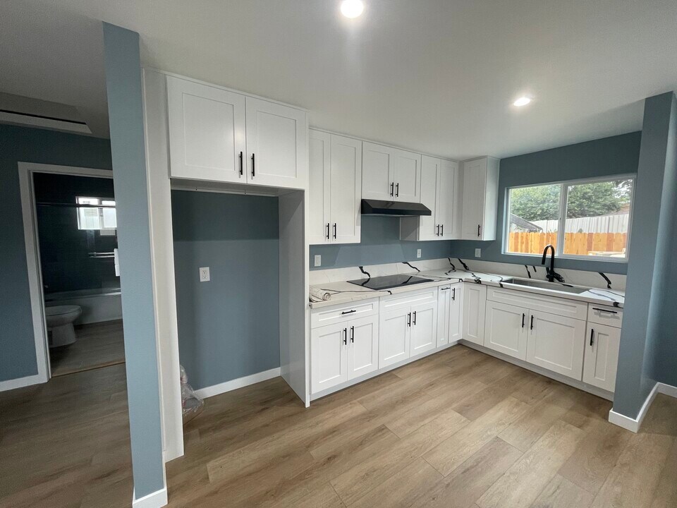 6053 Quinn St in Bell Gardens, CA - Building Photo