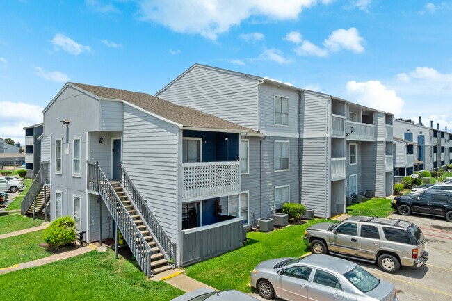 El Sol Del Rio in Houston, TX - Foto de edificio - Building Photo