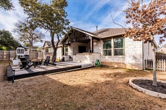 252 Double L Dr in Dripping Springs, TX - Building Photo - Building Photo