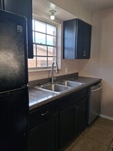 6917 Alto Rey Ave Apt B, Unit B in El Paso, TX - Foto de edificio - Building Photo