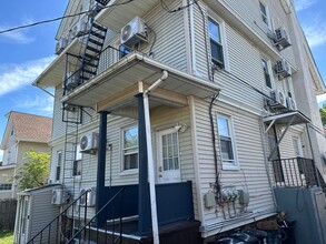 40 Crosby Pl-Unit -3rd Floor Unit in New Rochelle, NY - Building Photo - Building Photo