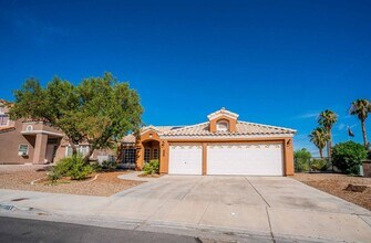 8117 Creek Water Ln in Las Vegas, NV - Building Photo - Building Photo