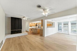2400 Deloraine Trail in Maitland, FL - Building Photo - Building Photo