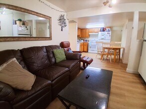 1080 E 450 N in Provo, UT - Foto de edificio - Building Photo