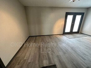 1706 Surrey Pl in Norman, OK - Building Photo - Building Photo