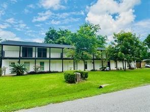 122 N Iowa Ave in League City, TX - Building Photo
