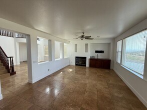 17515 Sarvistree Ct in Santa Clarita, CA - Building Photo - Building Photo