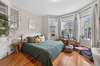 811 Washington St, Unit 1 in Brookline, MA - Building Photo - Building Photo