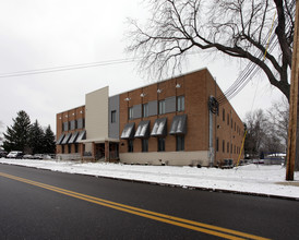 Glamorgan Apartments in Alliance, OH - Building Photo - Building Photo