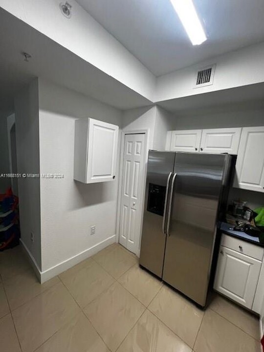 11401 NW 89th St, Unit 101 in Doral, FL - Building Photo