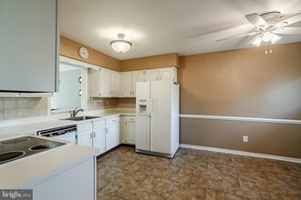 801 Winchester Ct in West Chester, PA - Building Photo - Building Photo