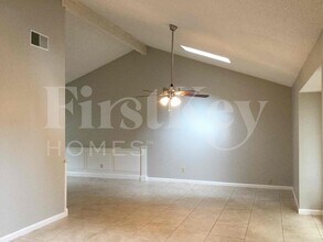 7654 Balmy Ct in Orlando, FL - Foto de edificio - Building Photo