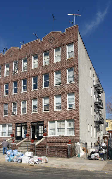 101-103 Arlington Ave in Brooklyn, NY - Foto de edificio - Building Photo