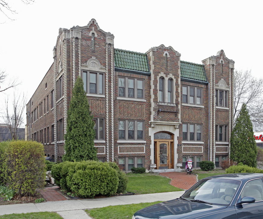 Jarvis Street Apartments in Shorewood, WI - Building Photo