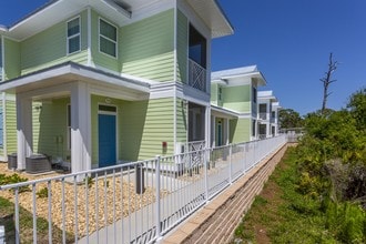 Lemon Bay Apartments in Englewood, FL - Foto de edificio - Building Photo