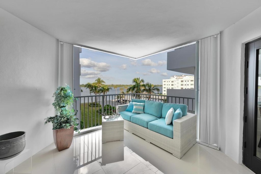 2860 S Ocean Blvd, Unit 4020 in Palm Beach, FL - Foto de edificio