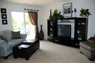 Meridian Terrace in Carteret, NJ - Building Photo - Building Photo