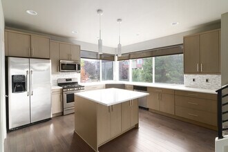 1626 E Yesler Way in Seattle, WA - Building Photo - Building Photo