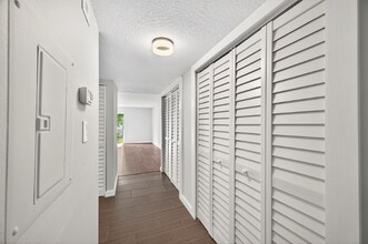201 S Arrawana Ave in Tampa, FL - Foto de edificio - Building Photo