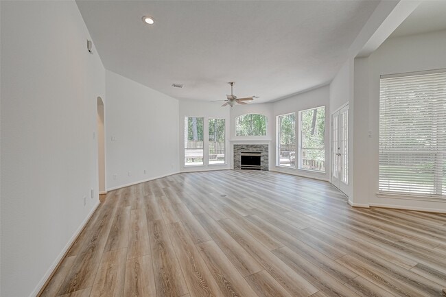 property at 38 Tethered Vine Pl