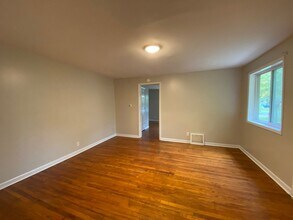 1316-1318 Baker Dr in Kalamazoo, MI - Building Photo - Building Photo