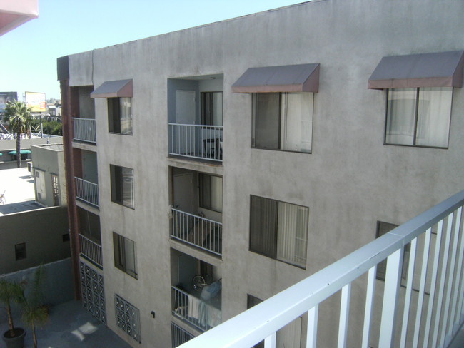 225 W 6th St in Long Beach, CA - Building Photo - Building Photo