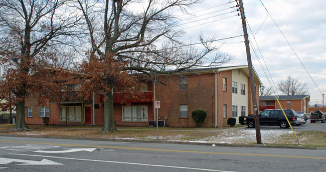 Executive Suites in Hampton, VA - Foto de edificio - Building Photo