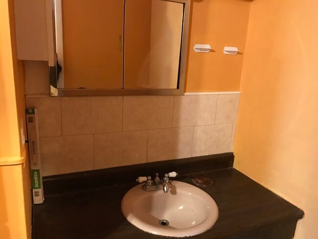9504 Jamaica Ave, Unit 2f in Woodhaven, NY - Building Photo - Building Photo