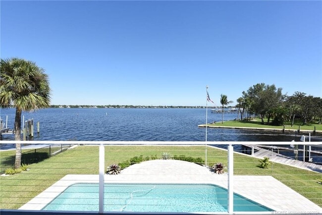 property at 26 SW Riverway Blvd