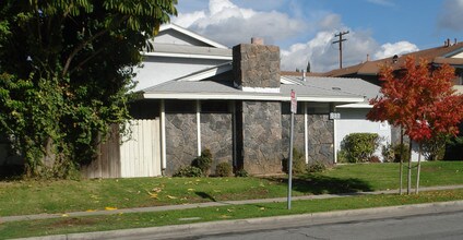 The Hawaii in Covina, CA - Foto de edificio - Building Photo
