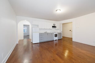 Château Grosvenor in Montréal, QC - Building Photo