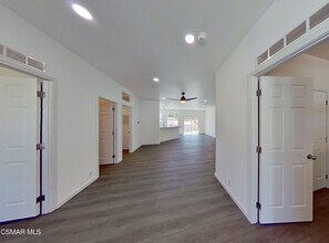 152 Kings Pl in Westlake Village, CA - Building Photo - Building Photo