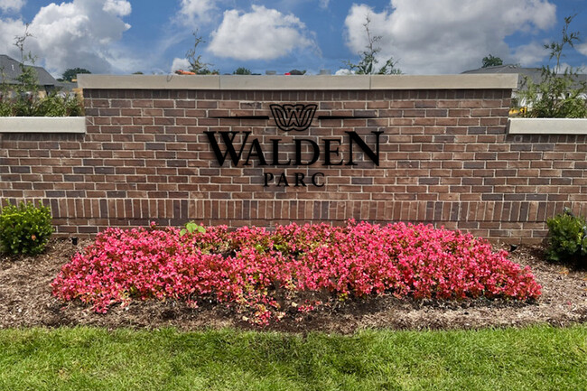 Walden Parc Apartments in Macomb, MI - Building Photo - Building Photo