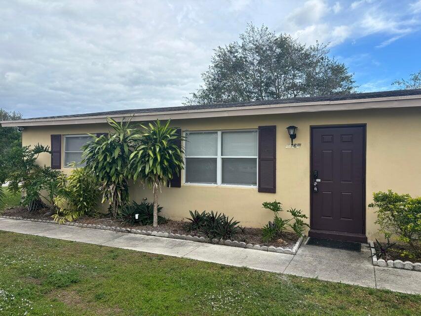 4164 Waterway Dr in Lake Worth, FL - Building Photo