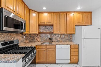 8650 SW 67th Ave in Pinecrest, FL - Building Photo - Building Photo